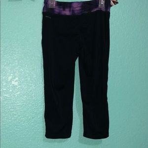 Black cropped leggings